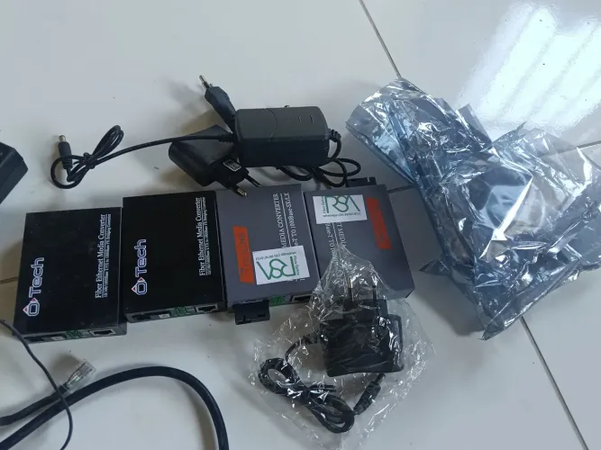 Vendo quatro conversor de mídia novos a e b e um up-link Intelbras modelo s1010f-p