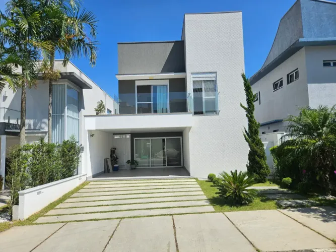 Vende ou aluga linda casa em Mogi das Cruzes, Bella Cittá, 220 m², 3 suítes, piscina, 4 va