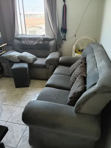 Vendendo um jogo de sofá