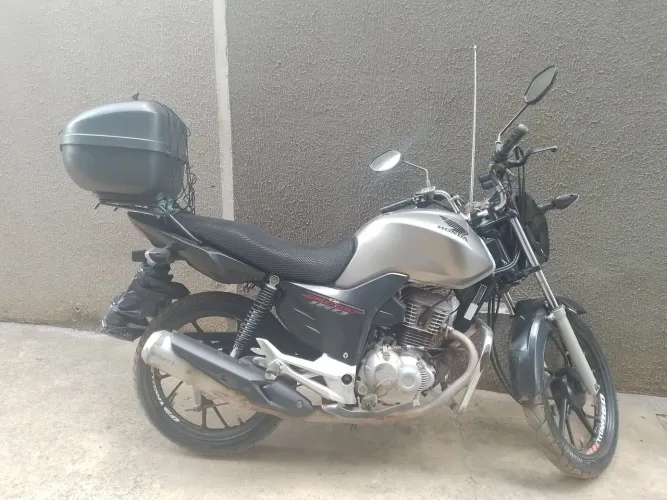Honda titan ano 2020 cor cinza