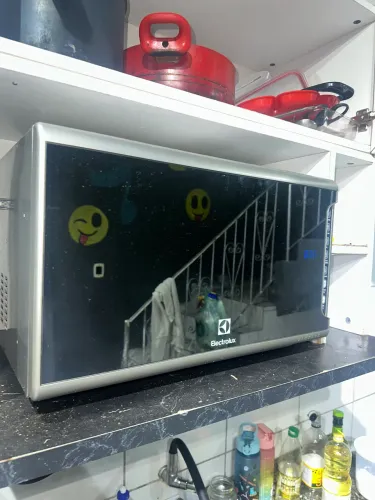 Microondas em Inox e Espelhado Eletrolux