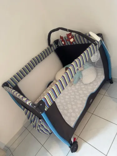Berço cercadinho nunca usado vai com o colchão nunca usado. 
