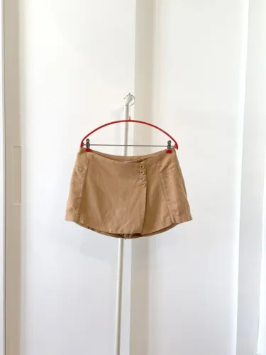 Short Animale linho caramelo 40