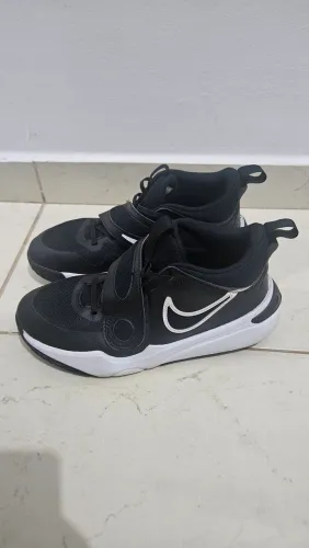 Tênis Nike Team Hustle D11 Número 38 Muito Novo !!