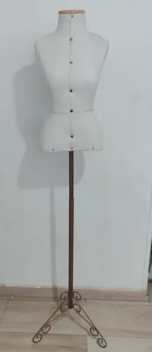 MANEQUIM PARA COSTURA COM PEDESTAL