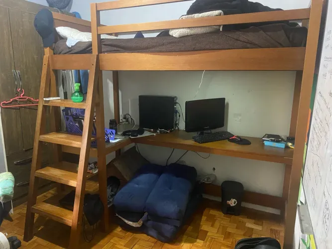Cama com escrivaninha