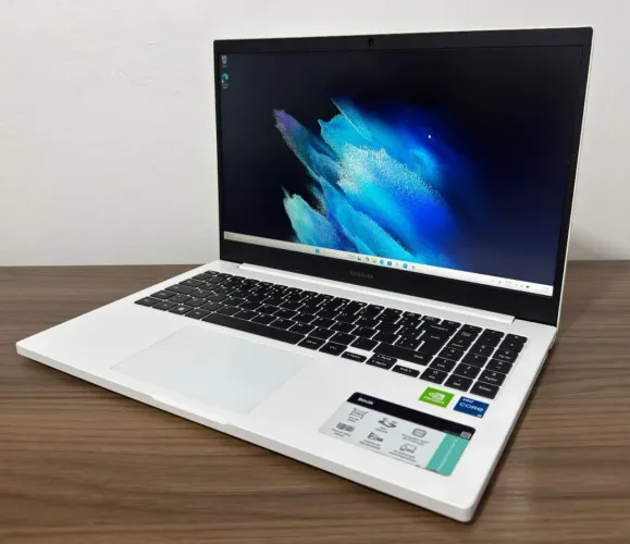 Notebook Samsung gamer tela 15 polegadas,12gb RAM,Placa video de 2gb,HD1tera+ ssd256gb