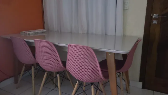 Vendo uma mesa
