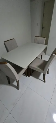 Mesa 4 cadeiras