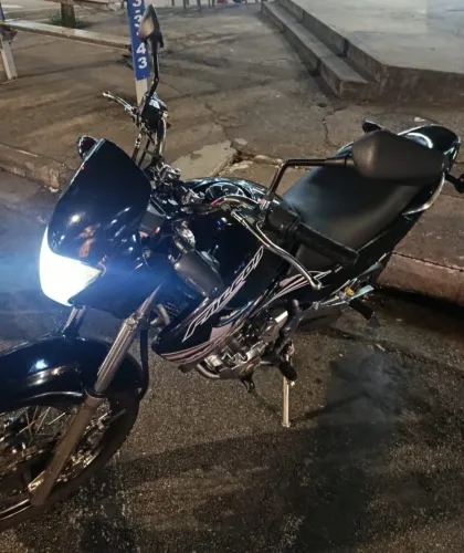 Falcon 400 2004 com apenas 63.000 km rodados