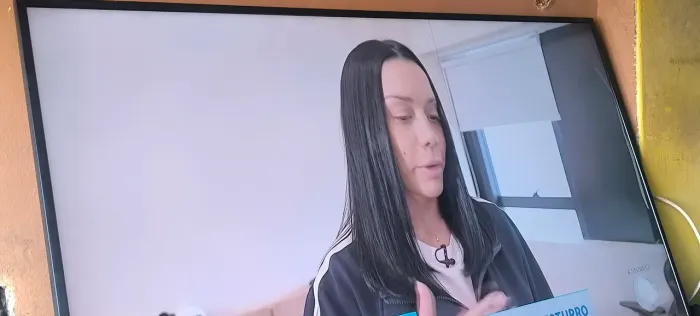 tv Samsung 50 esmart ela tem uma linha tela no gu *