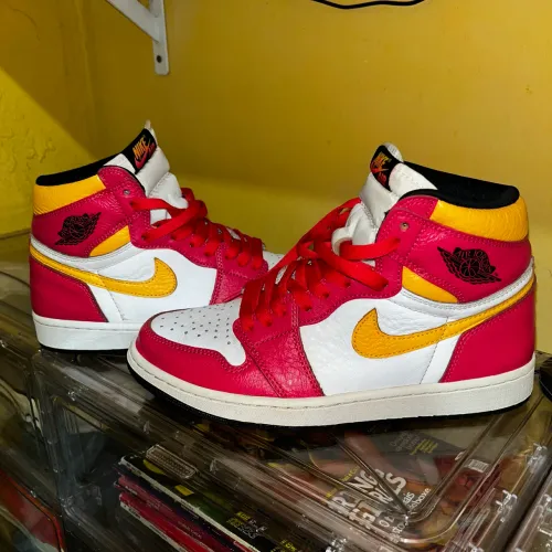 Air Jordan 1 LIGHT FUSION RED
