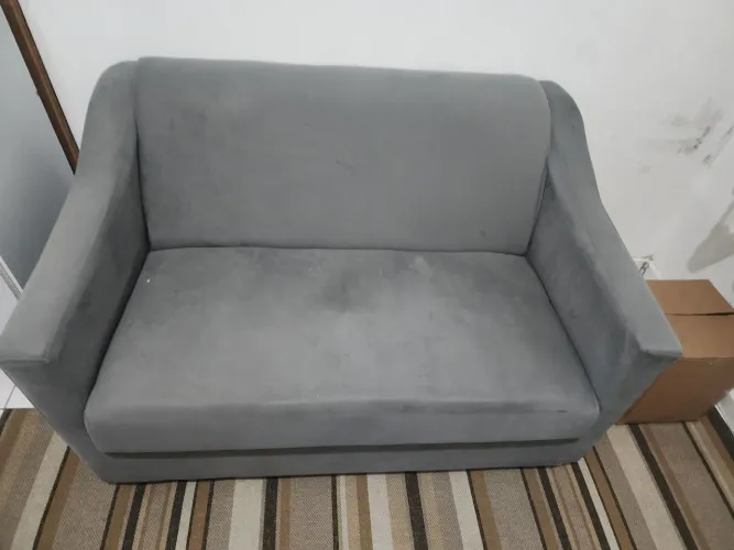 Vende Sofás semi novos