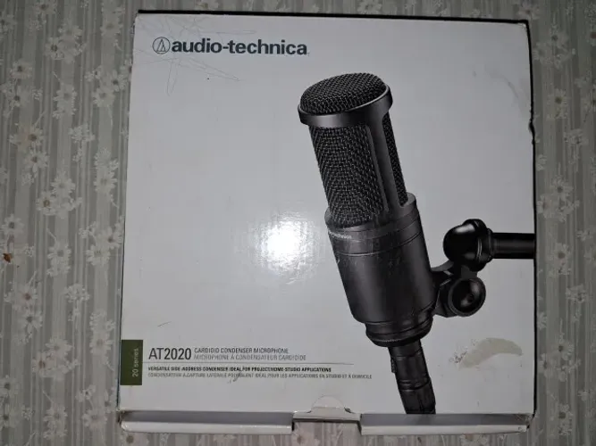Microfone Audio-Technica serie 20 AT2020 Condensador Cardioide cor preto