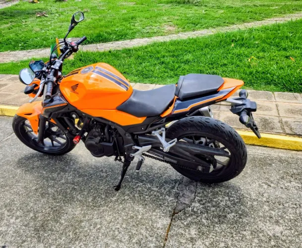 ? Honda CB 500F Laranja