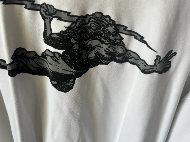 Camiseta Oversized Thunder god