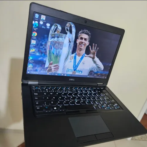 Notebook Dell i5 de 7° geração 8gb de ram, ssd 256gb nvme, ultra rápido, sem detalhes.