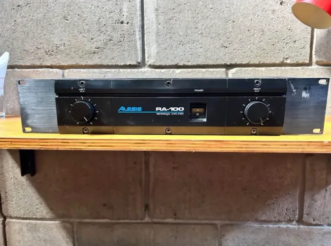 Amplificador Alesis RA-100