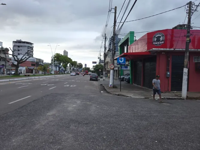 Alugo excelente ponto comercial 500m2 de esquina Joao Paulo