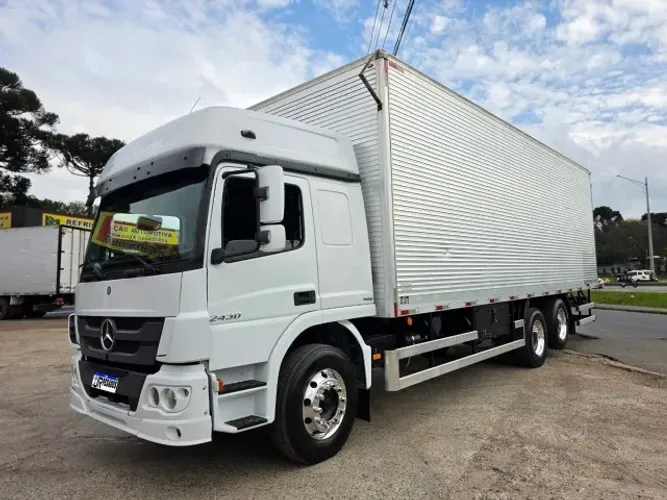 Mercedes benz mb atego 2430 com baú 8.50m automático