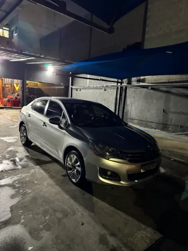 Alugo carro para rodar em aplicativo Uber black 99 confort 