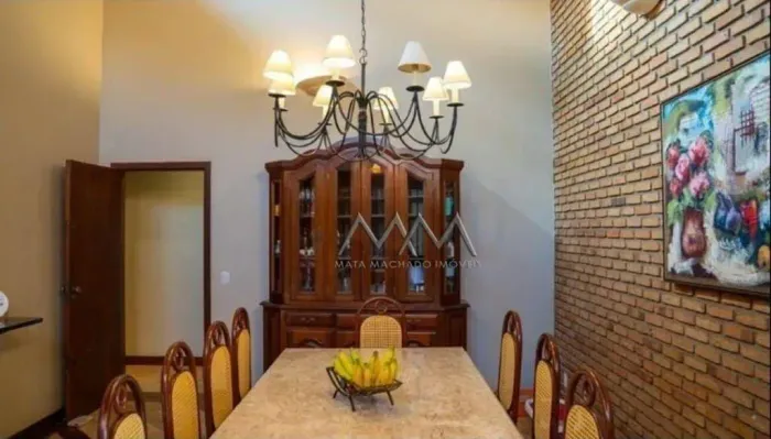 Casa à Venda no Condomínio Ville de Montagne | 400 m² - 4 quartos.