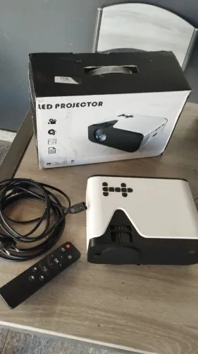 Projetor Yeacher 4500