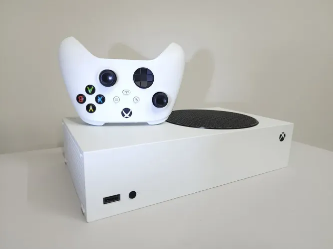 Xbox Series S- Sem Caixa Semi novo - Muito Conservado