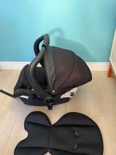 Carrinho bebê com bebê conforto galzerano