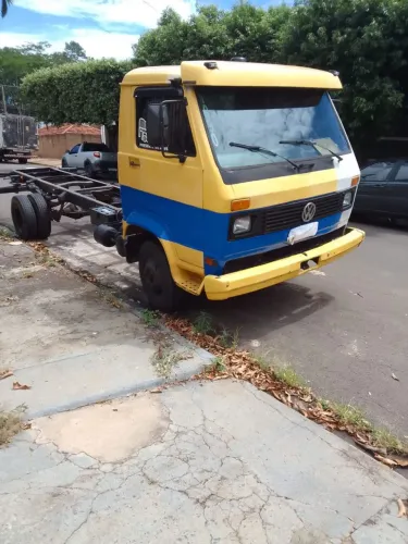 VW 7.110 S ano. 1.990
