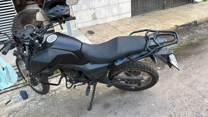 Vendo linda moto 175