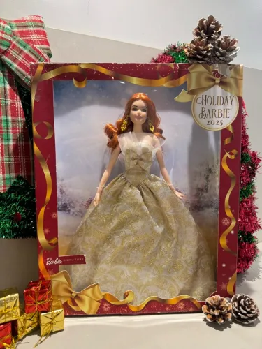 Boneca Barbie Holiday Ruiva Signature 2025