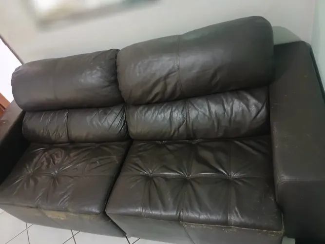 Sofa retrátil couro legítimo. Entrego.
