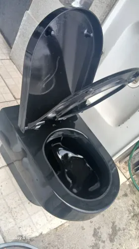 Vaso Convencional com Jato Plus Deca Carrara com Assento que desce sozinho Preto
