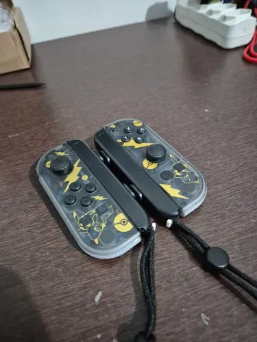 Joy Con Edição Pikachu