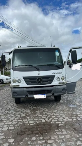 Caminhão Accelo 815