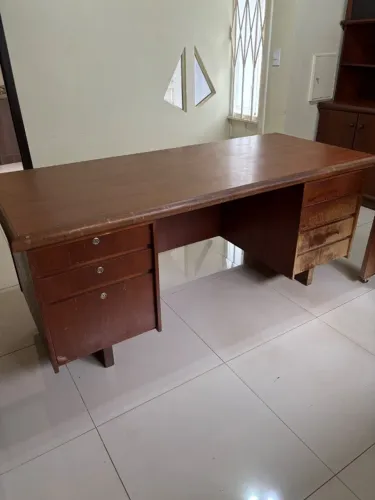 Mesa executiva para escritório em madeira