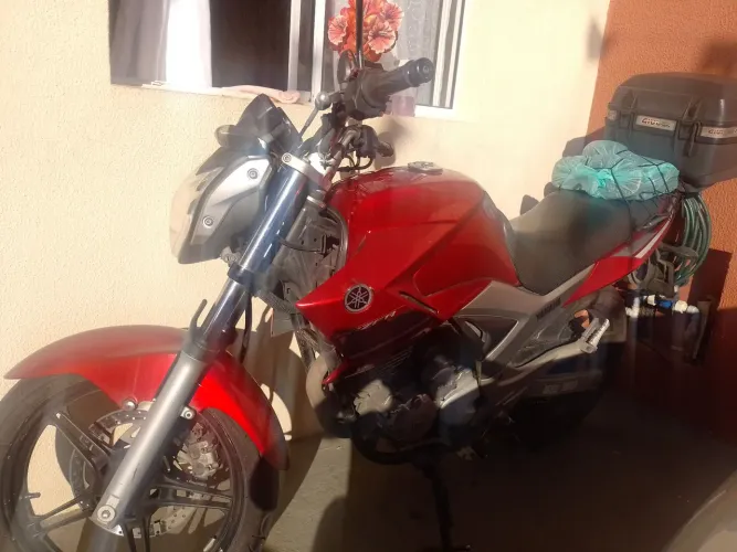 Vendo FAZER250 SEGUNDO DONO 