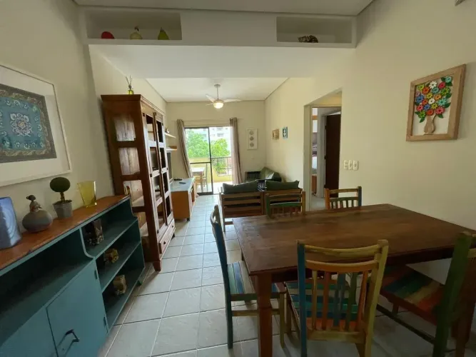Apartamento na Barra da Lagoa, excelente localização a poucas quadras da rua Guarani - Uba