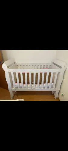 Berço grande no precinho, ainda mando o colchão comprei a 25 dias. 