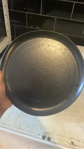 Pratos de cerâmica pretos