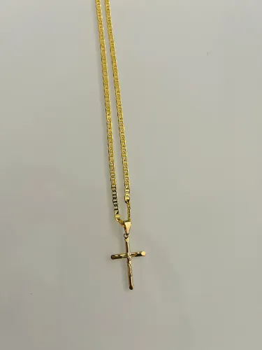 Corrente modelo piestrine 3mm banhada a ouro 18k com crusifixo -70cm