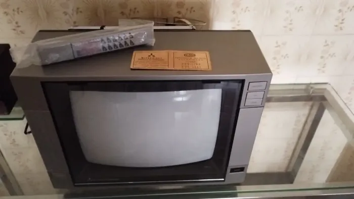 Tv Mitsubishi 14 TC 1441 CR na caixa/ Ler a Descrição