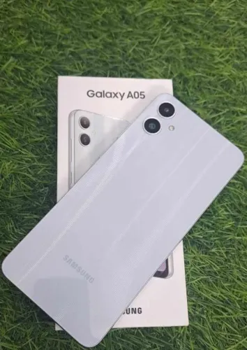 Celular galaxy A06 3 capinhas