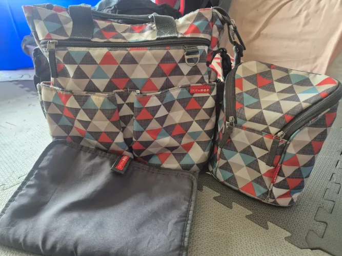 Bolsa Skip Hop com trocador e Bolsa Termica
