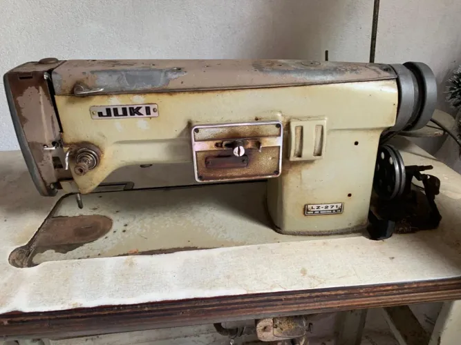 Máquina de Costura Industrial JUKI LZ-271 - Completa com Mesa e Motor