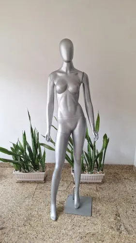 2 Manequins 1 Masculino e 1 Feminino