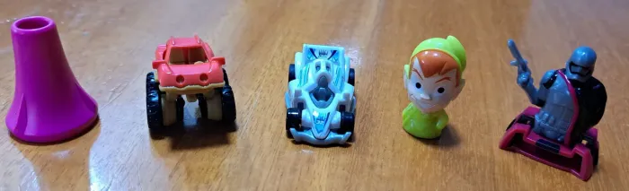 LOTE - MINIATURAS KINDER OVO FERRERO - CARRINHOS E BONECOS COLECIONÁVEIS