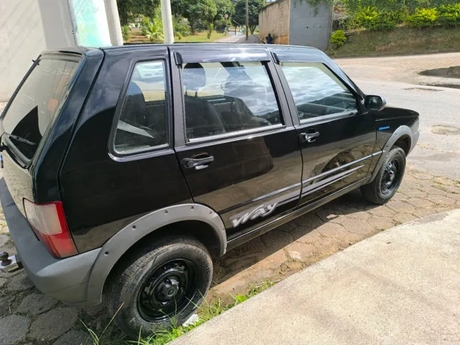 Fiat Uno Mille Celeb. WAY Econ. 1.0 F.flex 4P 2011