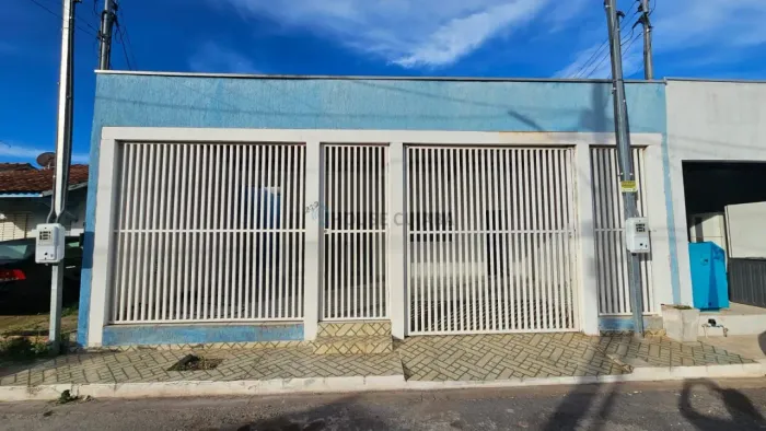 Vendo Excelente casa no Residencial Flor do Cerrado